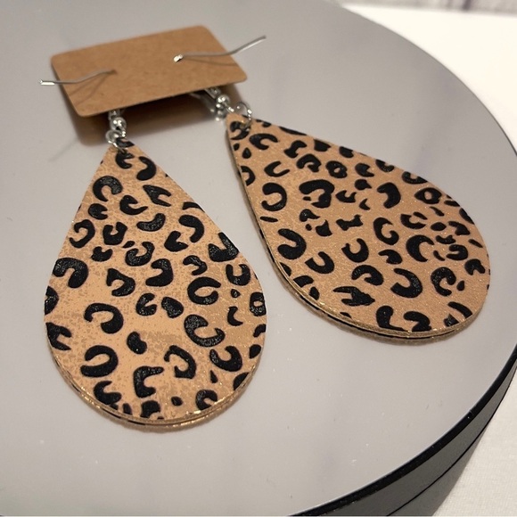 New Gold Animal Leopard Print Tear Drop Earrings - Picture 4 of 5
